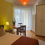 Privatunterkunft Kleiner Balkon In Muenchen West